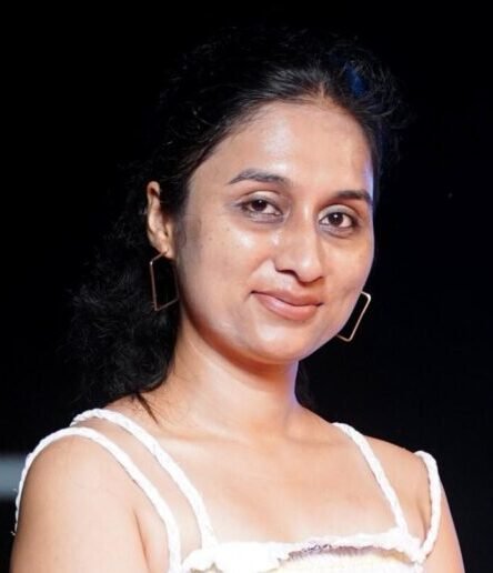 Ri2 Thakurr - A STORY TELLER